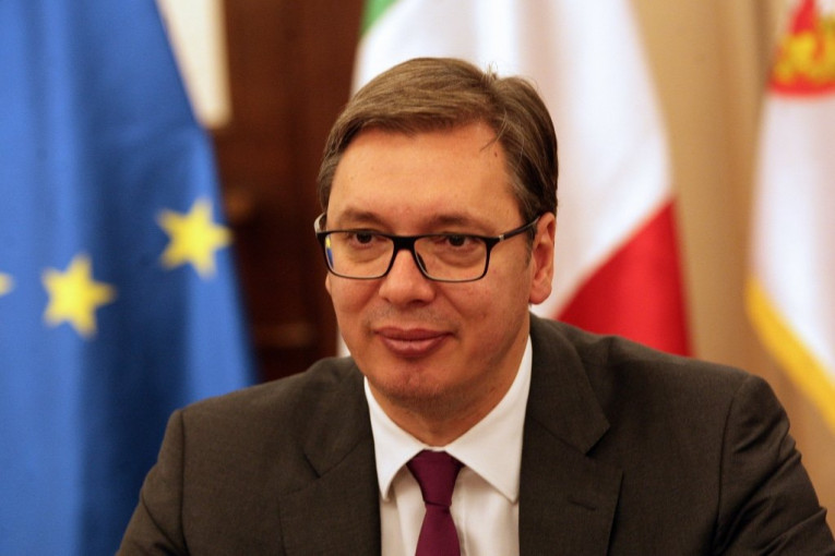 Predsednik Srbije čestitao Uskrs po gregorijanskom kalendaru