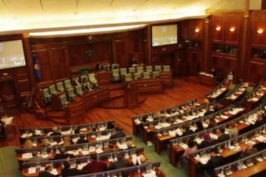 Vanredna sednica skupštine tzv. Kosova: Teroristi danas raspravljaju o ukidanju taksi!
