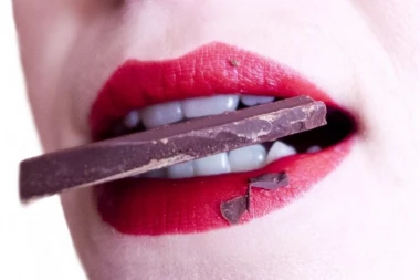 SREĆA ZA LJUBITELJE SLATKIŠA: Sedam jakih razloga da čokoladu jedete za doručak