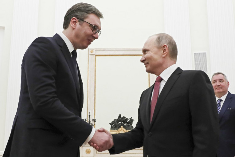 Putin prvi čestitao Vučiću!
