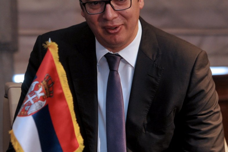 Vučić postavio Žarkovića za komandanta RV i PVO