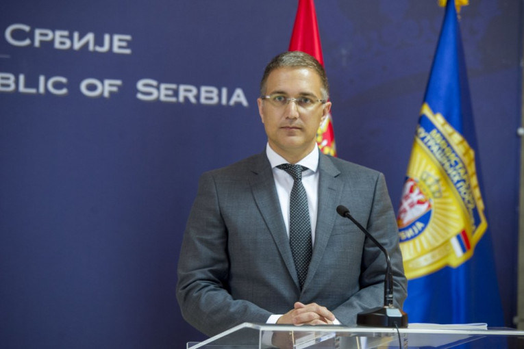 STEFANOVIĆ ZABRINUT: Zapadne zemlje NOVCEM vrše pritisak na druge da glasaju da Kosovo UĐE U INTERPOL!