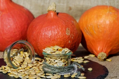 Svakog dana pojedite šaku semenki od bundeve: Evo šta će to značiti za vaše zdravlje!