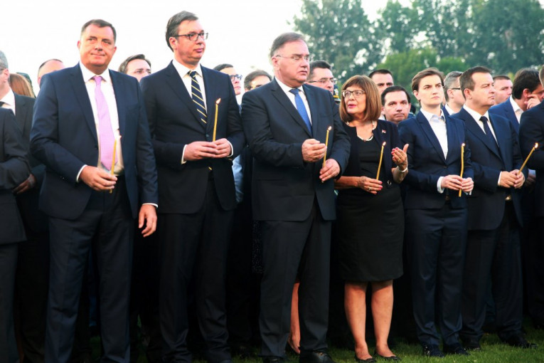 DA SE NIKAD NE ZABORAVI: Srbija obeležava godišnjicu od strašnih stradanja u "Oluji"