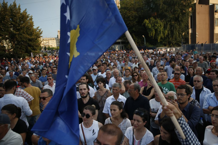 BAHTIRI PRETI! Južna Mitrovica neće MIRNO sedeti i posmatrati podelu Kosova