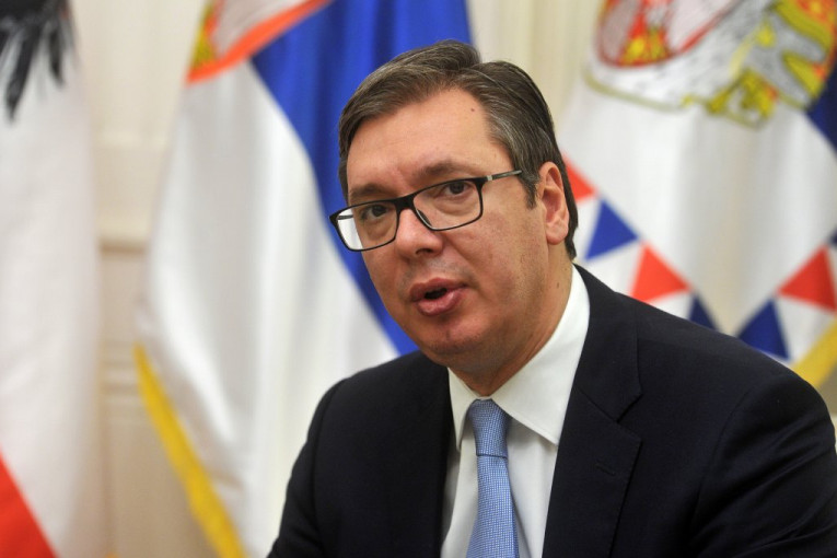 Vučić odgovorio poslaniku CG koji bi "bacio bombu na njega"