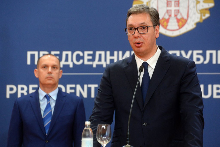 Vučić se sastaje sa predstavnicima Srba iz regiona