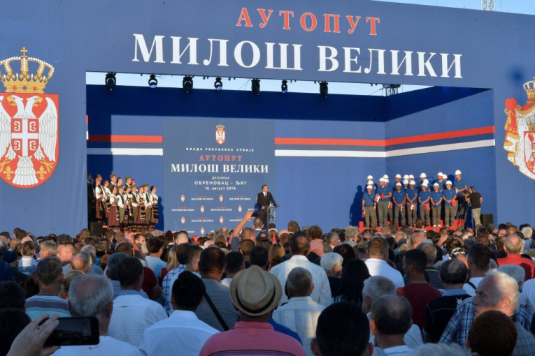 (FOTO/VIDEO) ZA ISTORIJU! Veliki dan za Srbiju: Otvoren auto-put Miloš Veliki!