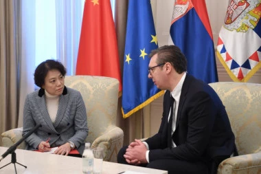 Vučić se sastao sa Čen Bo: Kineski stručnjaci stižu u Srbiju do kraja nedelje!