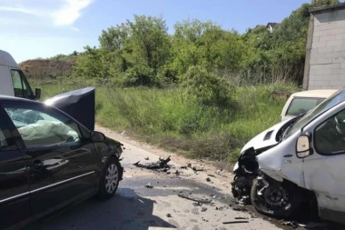 Teška saobraćajka u selu kod Loznice: Golfom se zakucao u SITROEN, ima povređenih