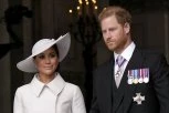 MLADI BRITANCI NE VOLE KRALJEVSKU PORODICU: Anketa pokazala kako stoje princ Hari i Megan Markl