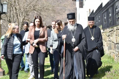 Ministarka Vujović obišla "Dolinu Pčinje" i manastir Prohor Pčinjski! (FOTO)