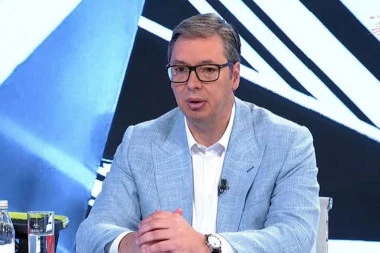 UPERILI SU MU CEV U LICE, TO JE NAJTEŽIH 11 SATI U MOM ŽIVOTU! Vučić o Danilovom odlasku na KiM: Sve je naredio Kurti!