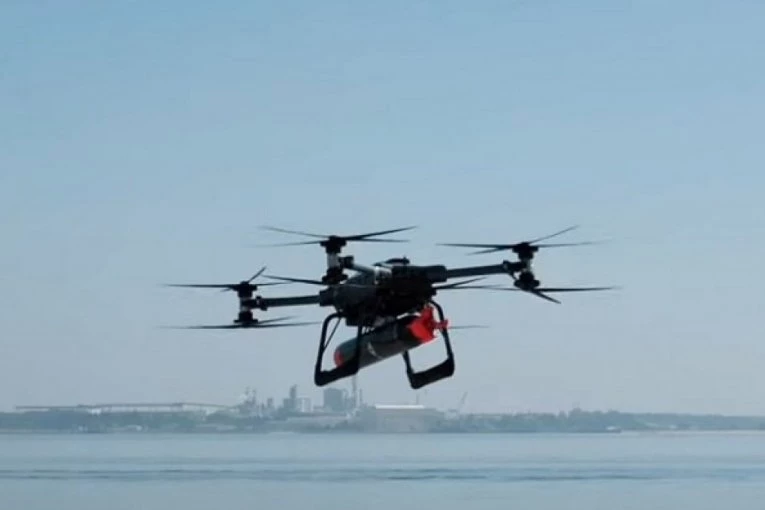 POTPUNO LUDILO: Tri osobe pokušale da dronom dostave drogu u zatvor!