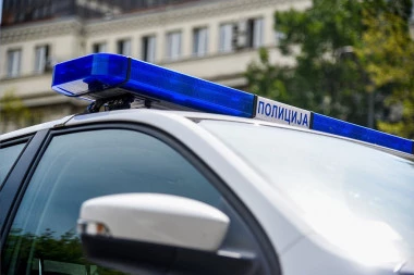 OTKRIVENA LABORATORIJA ZA UZGOJ MARIHUANE U ČAČKU: Policija uhapsila muškarca (44) iz Inđije