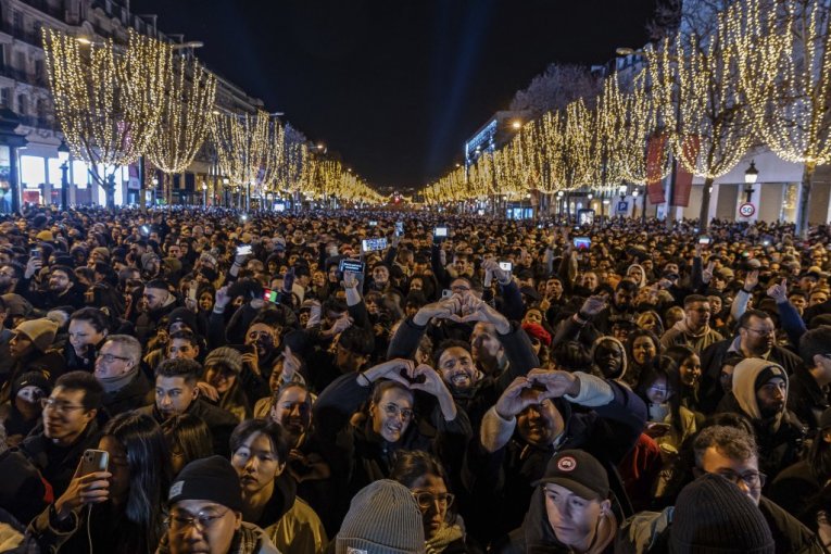 Slavi E Se Srpska Nova Godina U Beogradu Ali Bez Vatrometa Na Trgu