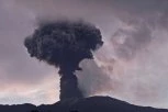 OBLACI PEPELA PREKRILI NEBO: Eruptirao vulkan, gotovo hiljadu ljudi evakuisano, pravi udar se tek očekuje? (VIDEO)