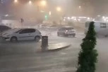 JAKO NEVREME POGODILO BEOGRAD: U prestonici grmi i seva, a kiša pljušti kao iz kabla