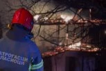 GORI VIKENDICA KOD NOVOG SADA: Vatrogasci na terenu, od objekta ostala samo konstrukcija! (FOTO, VIDEO)
