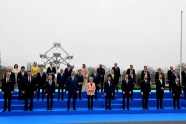 SRBIJA SPREMNA ZA ENERGETSKU TRANZICIJU: Vučić na Samitu o nuklearnoj energiji sa evropskim liderima (FOTO)