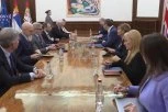 U TOKU SU RAZGOVORI: Počeo sastanak predsednika Vučića sa ambasadorima zemalja Kvinte (FOTO)
