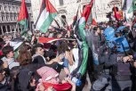 HAOS NA ULICAMA MILANA: Žestok sukob policije i propalestinskih demonstranata, JEDNA stvar pokrenula opštu dramu (VIDEO)