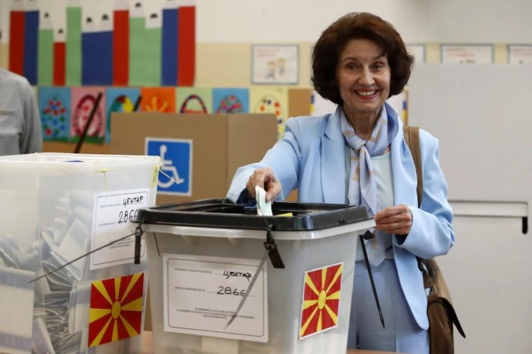 SADA I ZVANIČNO! Severna Makedonija ima prvu predsednicu!