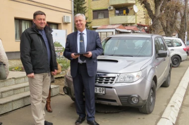 SMATSA donirala terensko vozilo opštini Zvečan