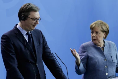 Vučić danas razovara sa Angelom Merkel