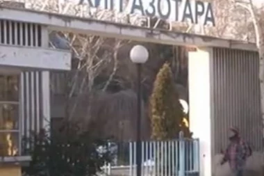 MINISTARSTVO PRIVREDE TRAŽI STEČAJ ZA "AZOTARU"