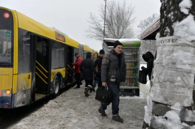 SNEG POREMETIO FUNKCIONISANJE GRADSKOG PREVOZA U BEOGRADU! Pojedine linije skraćene ili preusmerene!