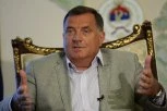 "RAZBIO BIH GA KAO ZVEČKU, ZA DVA MINUTA" Dodik komentarisao novi paket američkih sankcija, pa zapretio ambasadoru SAD