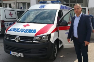 Opšta bolnica u Jagodini dobila novo sanitetsko vozilo