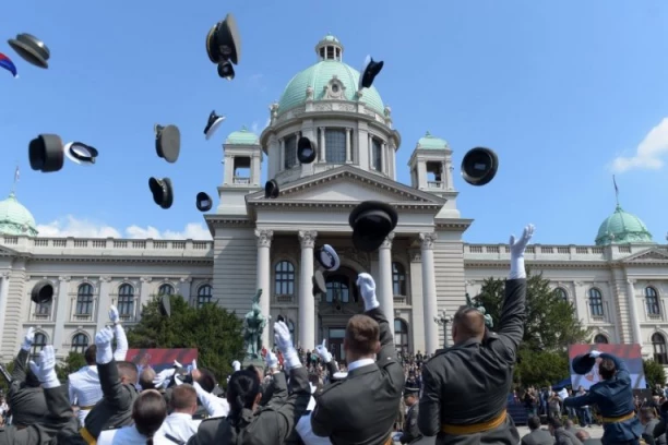 SUTRA PROMOCIJA NAJMLAĐIH OFICIRA U BEOGRADU! Ulice oko Narodne skupštine zatvorene u OVOM periodu!