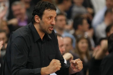 Neka se ponovi talična istorija: Vlade Divac preleće Atlantik i bodri Partizan ponovo u Engleskoj!