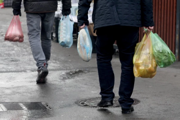 U KOMŠILUKU ZABRANJENE PLASTIČNE KESE: Kazne su paprene, idu i do 40.000 evra!