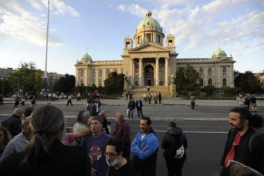 Šesti dan protesta: Mirno, bez većih incidenata