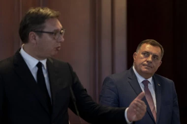 ISLAMISTIČKA SLOBODNA BOSNA UDARILA NA PREDSEDNIKA VUČIĆA, SRBIJU I REPUBLIKU SRPSKU! Optužuju bolesnim lazžma da se sprema cepanje Bosne i Hercegovine!