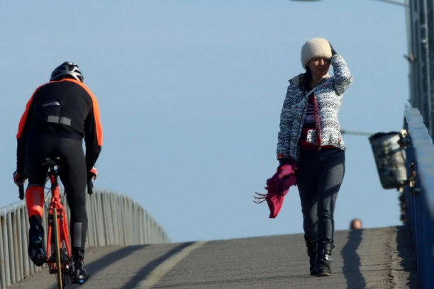 TEMPERATURA PADA I NA NULU! Sutra olujni udari vetra u Srbiji, HITNO SE OGLASIO METEOROLOG!