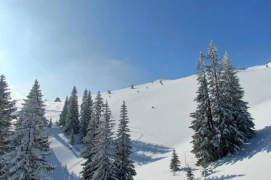 ZABELELA SE SRPSKA PLANINA: Evo gde su pale prve pahulje (VIDEO)