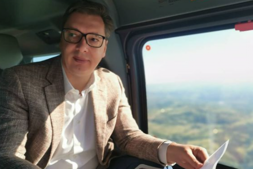 VUČIĆ OBJAVIO FOTOGRAFIJU IZ HELIKOPTERA: Predsednik krenuo u obilazak Srbije, PA UPITIO OVE REČI! (FOTO)