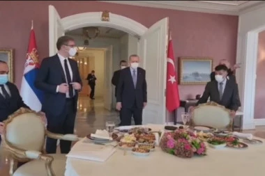 TURSKI PREDSEDNIK GLAVNI FAKTOR STABILNOSTI U REGIONU! ERDOGAN PORUČIO: Srbe niko neće dirati