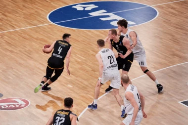 GROBARI NAPRAVILI KARAMBOL NA TVITERU: Navijači HVALE NBA Partizan, skidaju KAPU Željku, a PROZIVAJU Zvezdu - ko je UGASIO struju?!