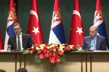 MIR I STABILNOST NEMAJU CENU: Vučić se zahvalio Erdoganu na gostoprimstvu i saradnji (FOTO)