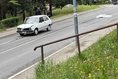 TRAGEDIJA U MIRIJEVU! IZUO MU PATIKE, KAČKET ODLETEO: Muškarac (70) poginuo dok je prelazio preko pešačkog prelaza