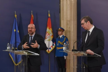 TO BI BIO VAŽAN KORAK NAPRED - NEMA TEORIJA ZAVERE: Vučić odgovorio na jedno od udarnih pitanja! (VIDEO)