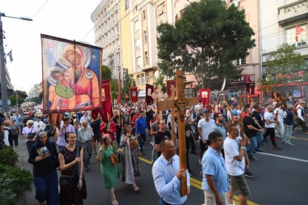 KOLAPS U NAJAVI! Deo Zemuna biće ZABARIKADIRAN zbog prolaska litije