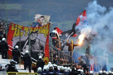 PAZAR - ZVEZDA ŠEST GODINA BEZ PUBLIKE: Poslednji meč trajao 115 minuta, crveno-beli jedva izvukli živu glavu! (VIDEO)