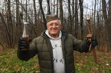 PROSIDBA NA VAŠARU UZ ERU OJDANIĆA! Hit slika pevača kruži na društvenim mrežama, svi gledali samo u jednu stvar (FOTO)