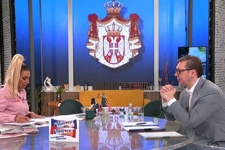 KAD NEMAJU ARGUMENTE - ONDA KAŽU LUDAK! Vučić odbrusio hejterima: Šta da kažete tim ljudima?